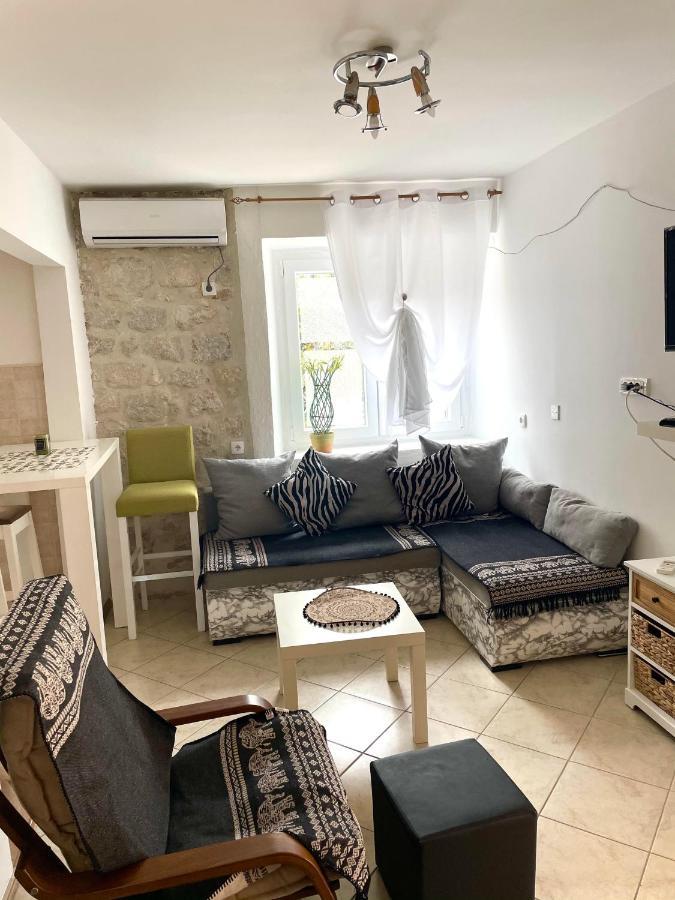 Cozy Little House Kotor Appartement Buitenkant foto