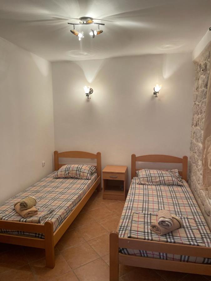 Cozy Little House Kotor Appartement Buitenkant foto